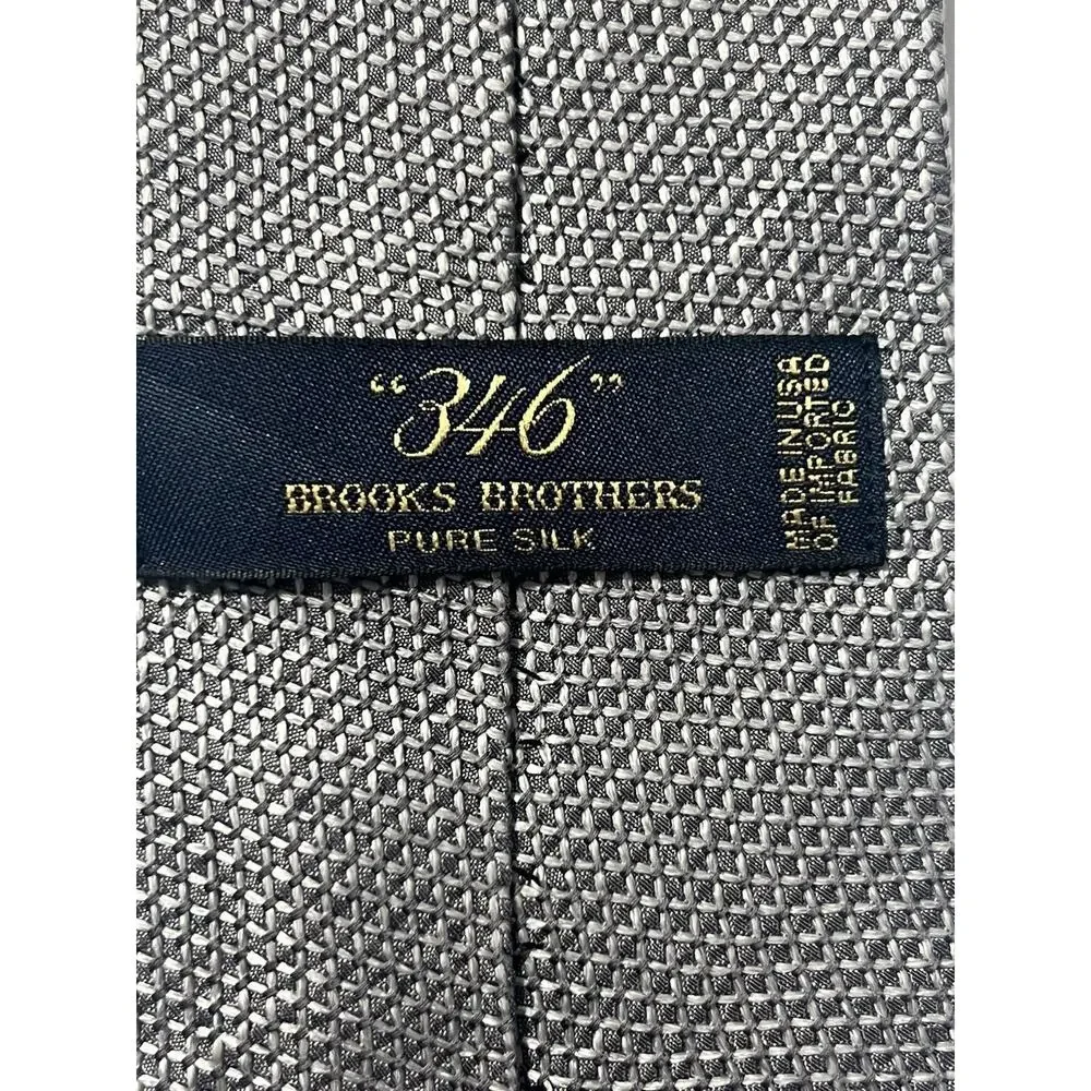 Brooks Brothers 346 Necktie Gray Silver Textured 100% Silk Made in USA